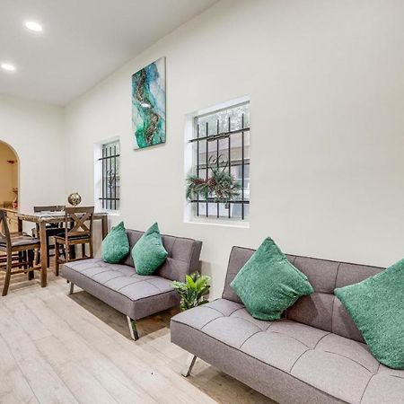 Large, Central, Lovely & Cozy 4Bed/2Bath - House By Everbank Stadium Jacksonville Luaran gambar