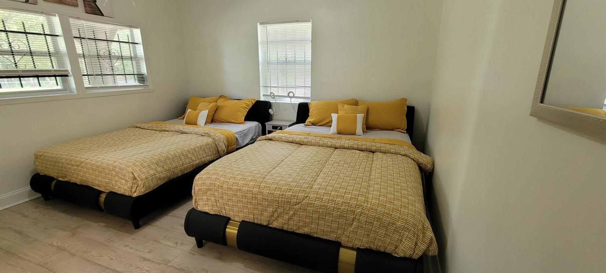 Large, Central, Lovely & Cozy 4Bed/2Bath - House By Everbank Stadium Jacksonville Luaran gambar