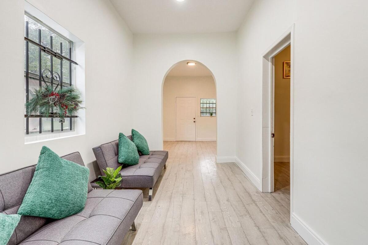 Large, Central, Lovely & Cozy 4Bed/2Bath - House By Everbank Stadium Jacksonville Luaran gambar